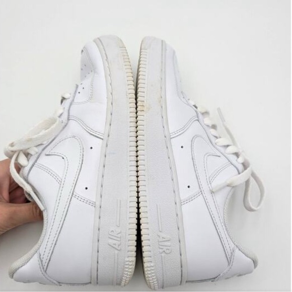 Nike Air Force 1 '07 Low Top Sneakers Shoes Women's Triple White Size US7 EU38 - Picture 6 of 10